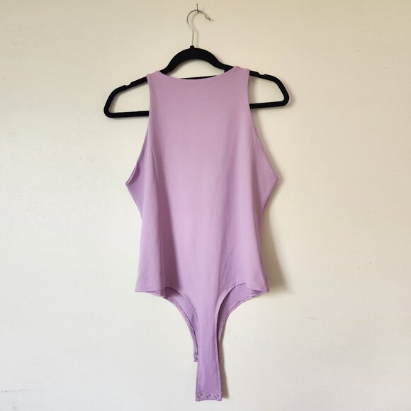 Sleeveless Halter Bodysuit - Picture 2 of 4